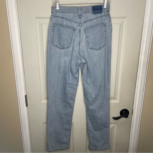Abercrombie & Fitch
The '90s Straight Ultra High Rise Sz 6R/28 - Picture 9 of 9